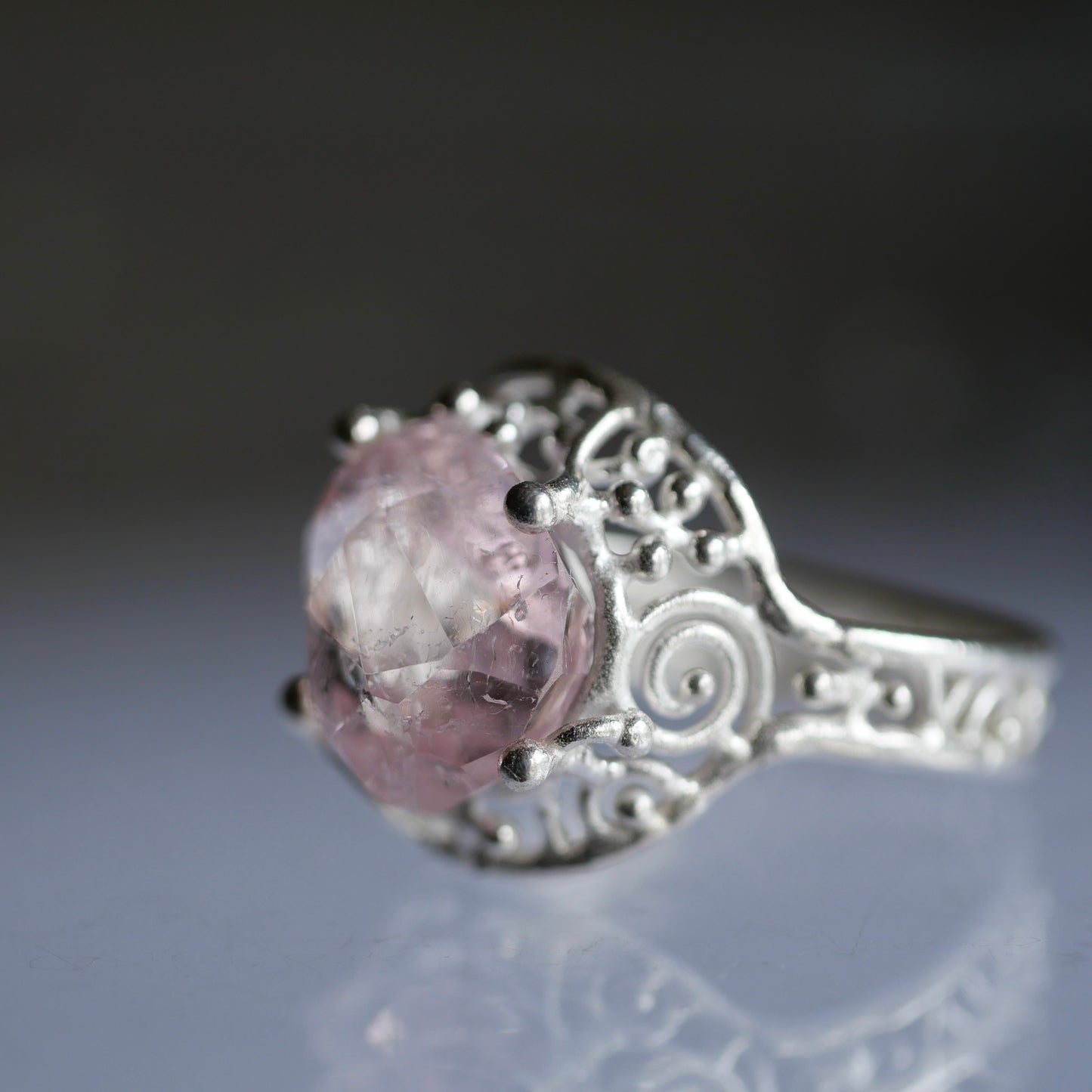 94. Morganite Silver Ring / 24R-384