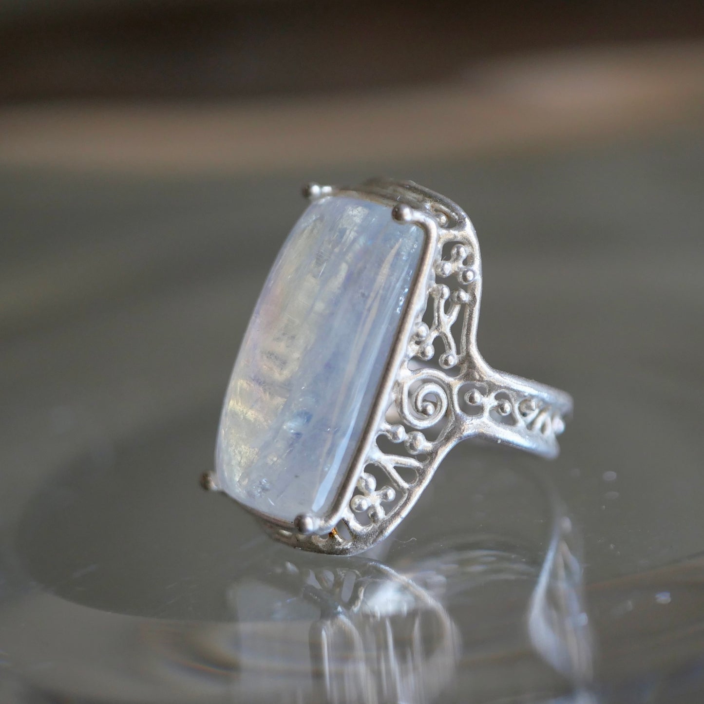 42. Rainbow Moonstone Silver Ring / 23 R-168