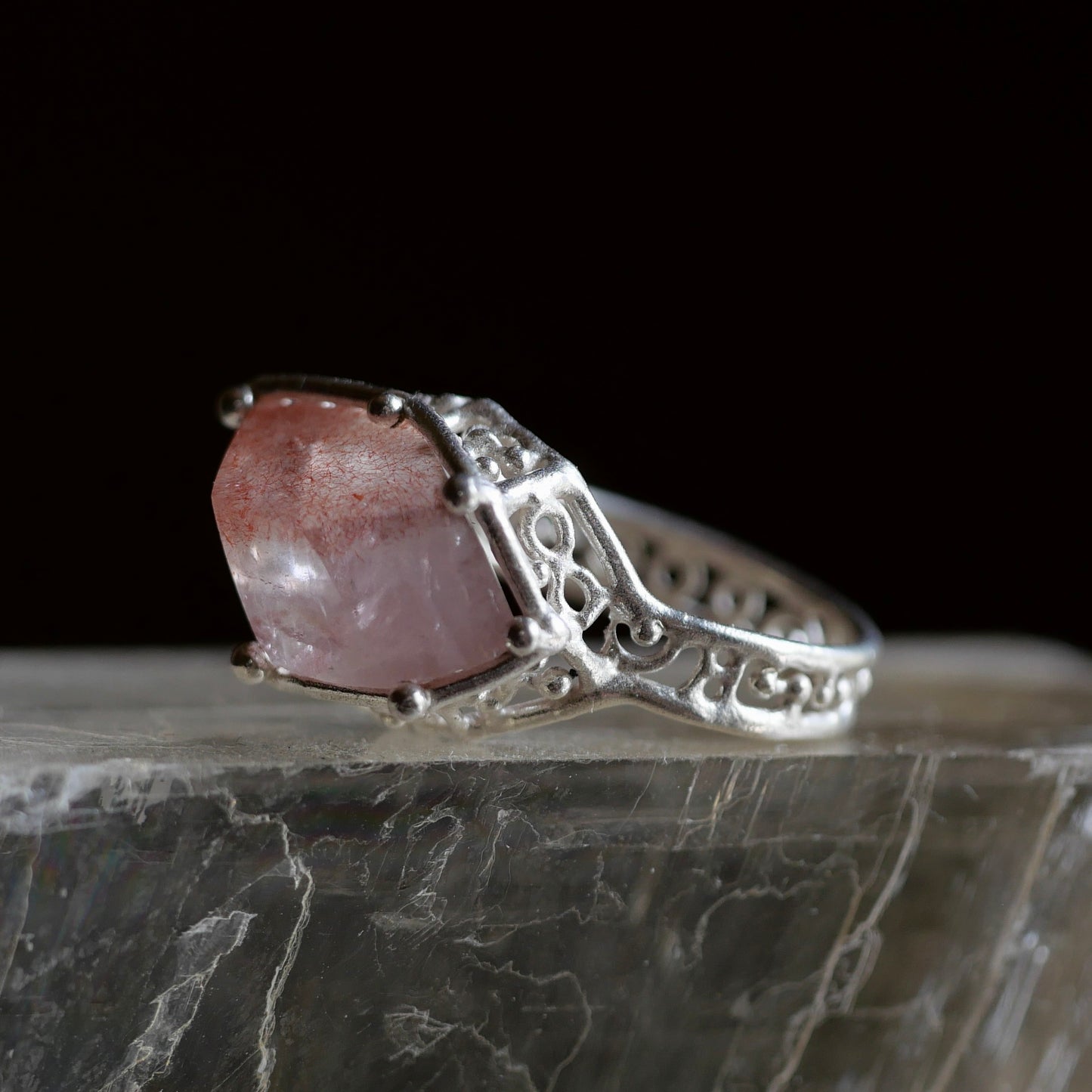 90. Strawberry Quarts Silver Ring / 24R-389