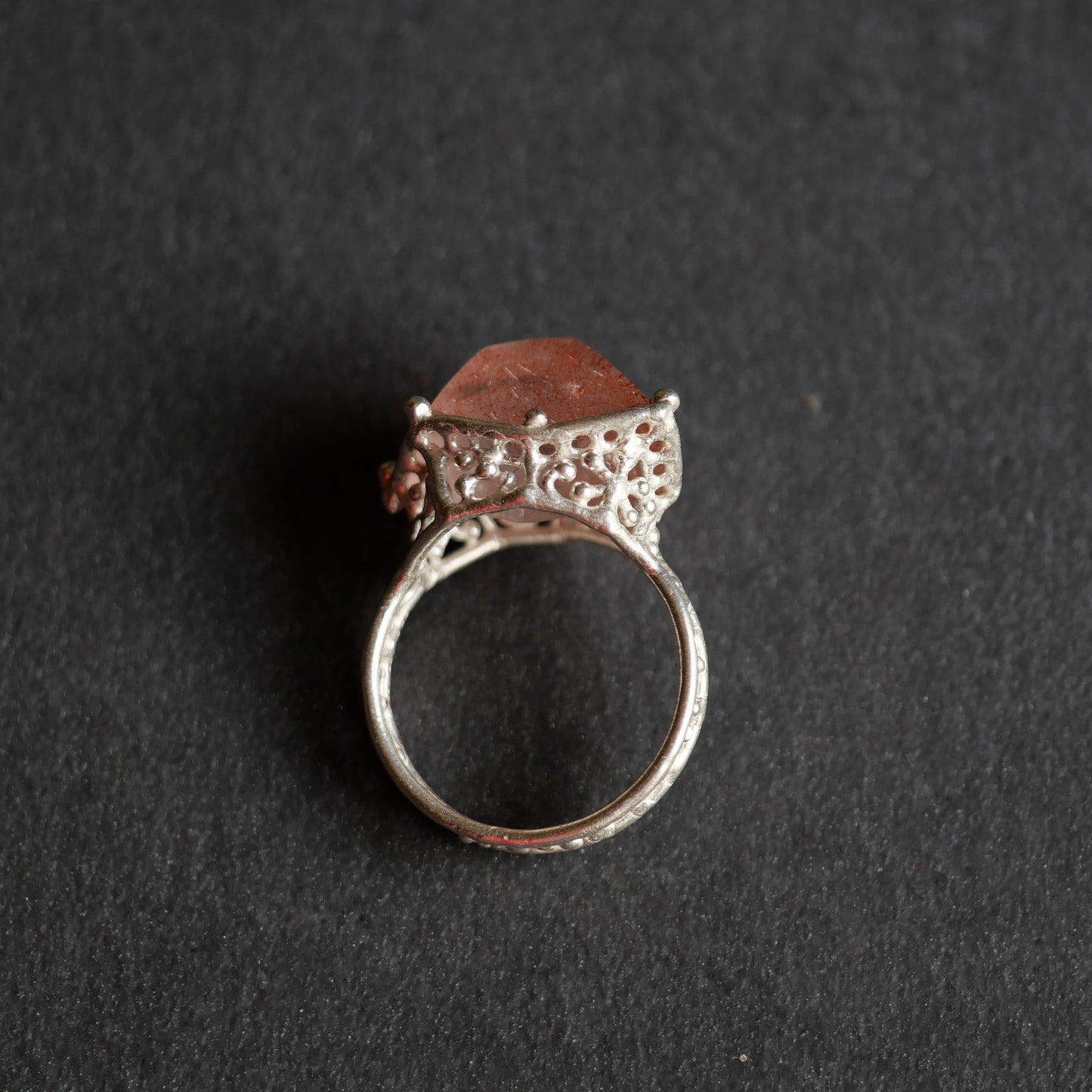 90. Strawberry Quarts Silver Ring / 24R-389