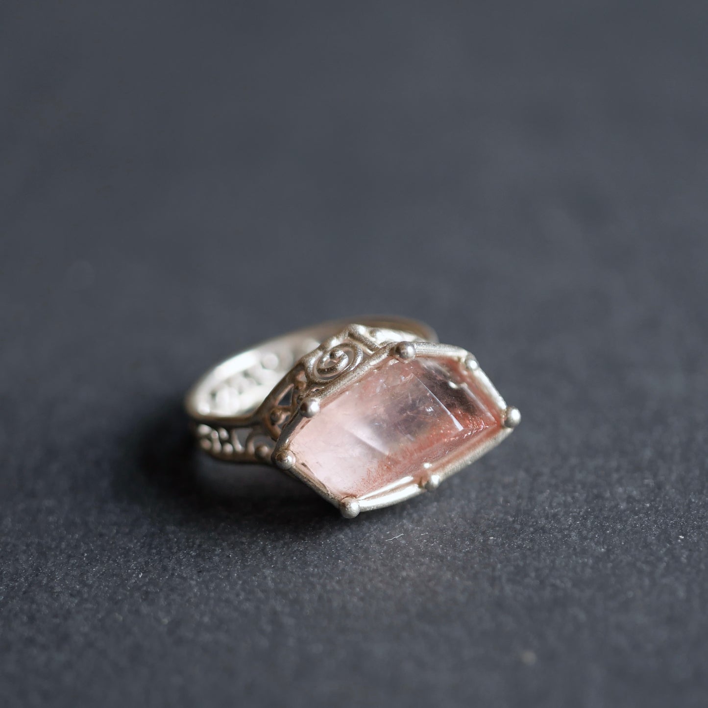 90. Strawberry Quarts Silver Ring / 24R-389