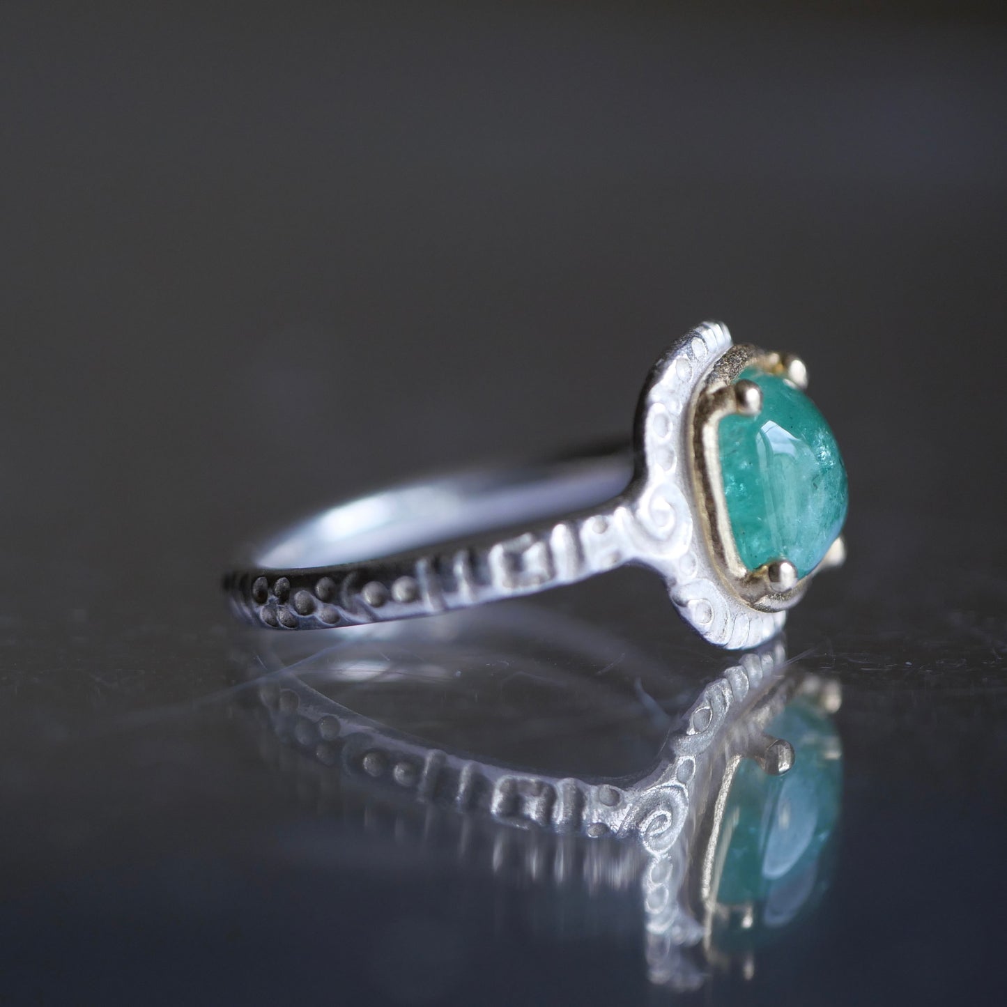 92. Emerald Ring / 24R-197