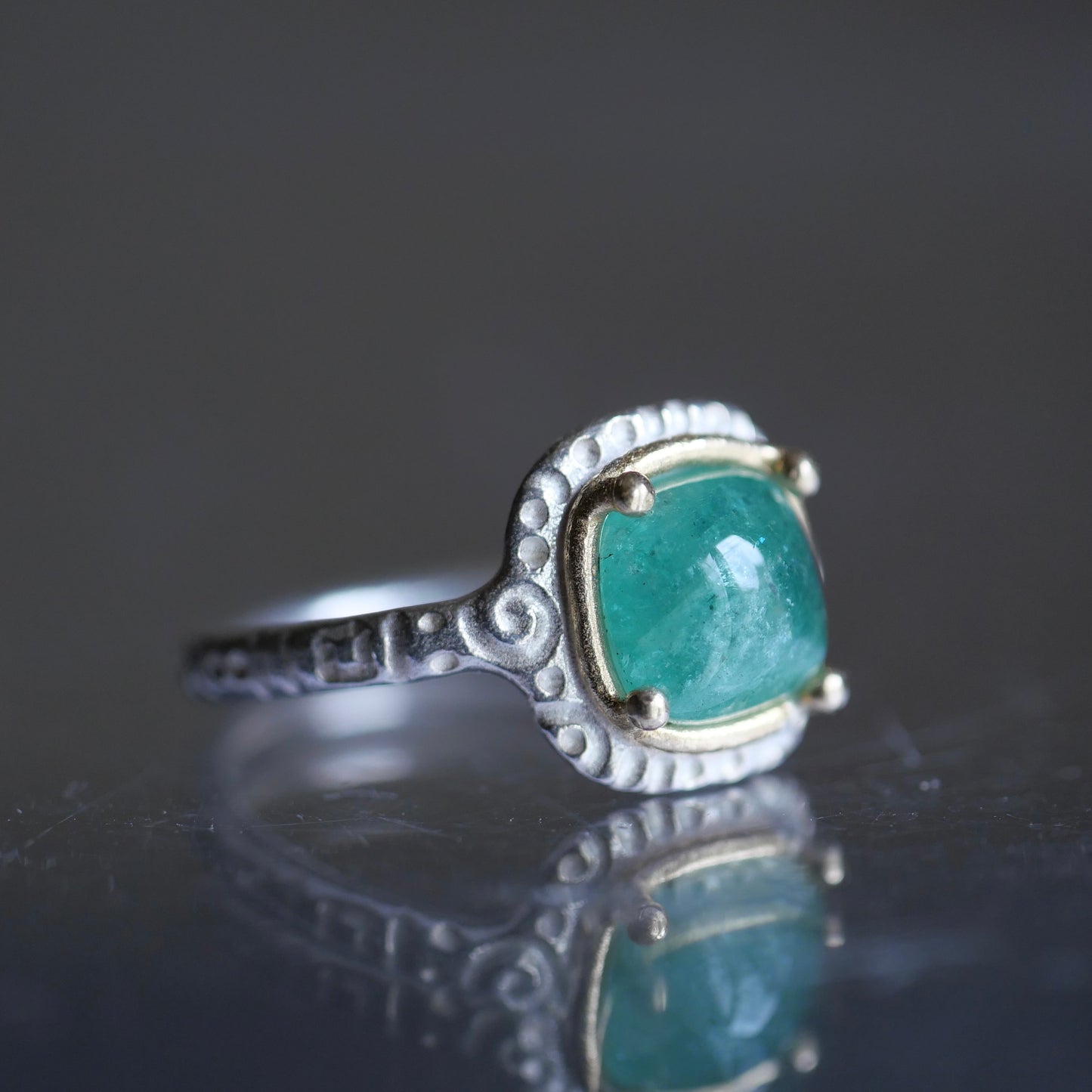 92. Emerald Ring / 24R-197