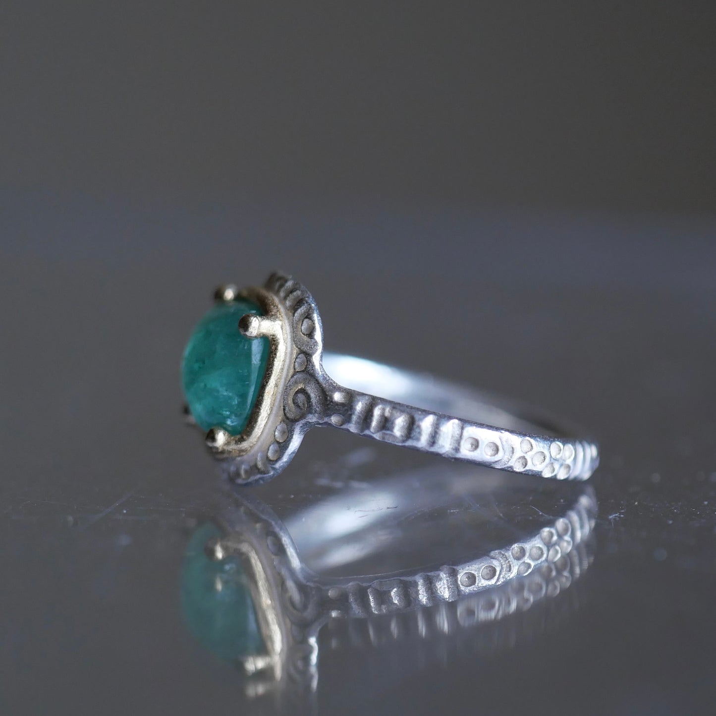 92. Emerald Ring / 24R-197