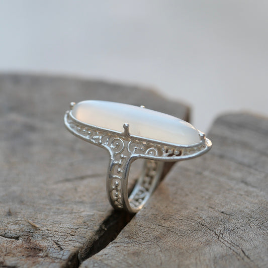 23. Moonstone Silver Ring / 22R-234