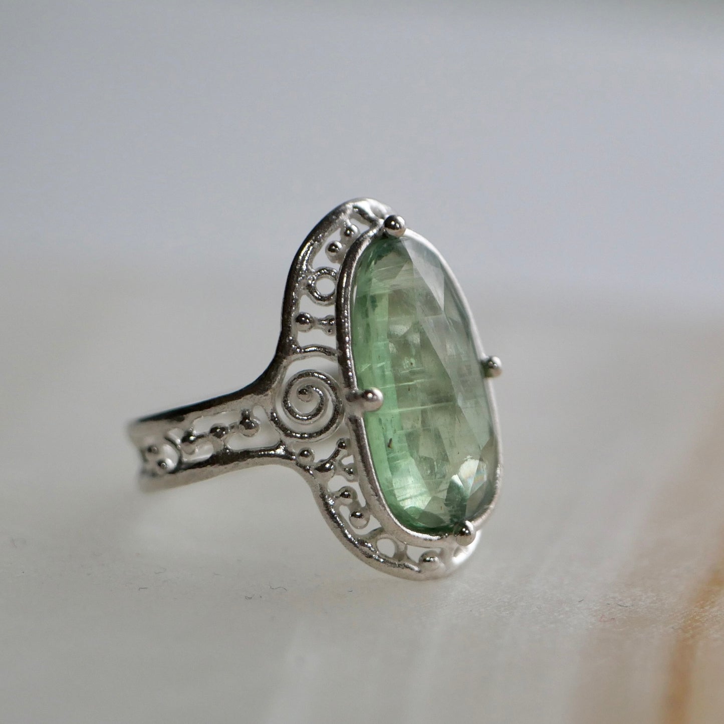 32. Green Kyanite Silver Ring / 23R-4